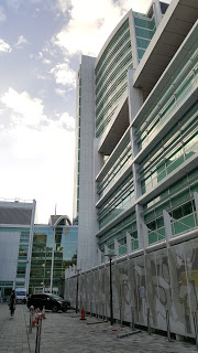 The distinctive green tower block of University College Hospital, London.